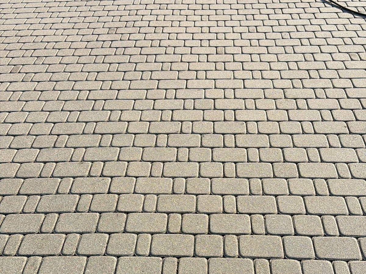Kostka brukowa po myciu
